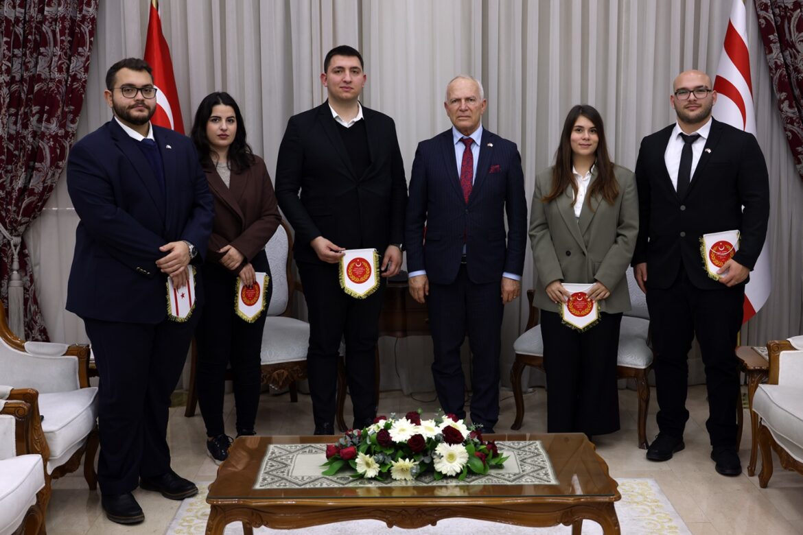 Töre, Kıbrıs Türk Gençlik Kongresi Organizasyon heyetini kabul etti