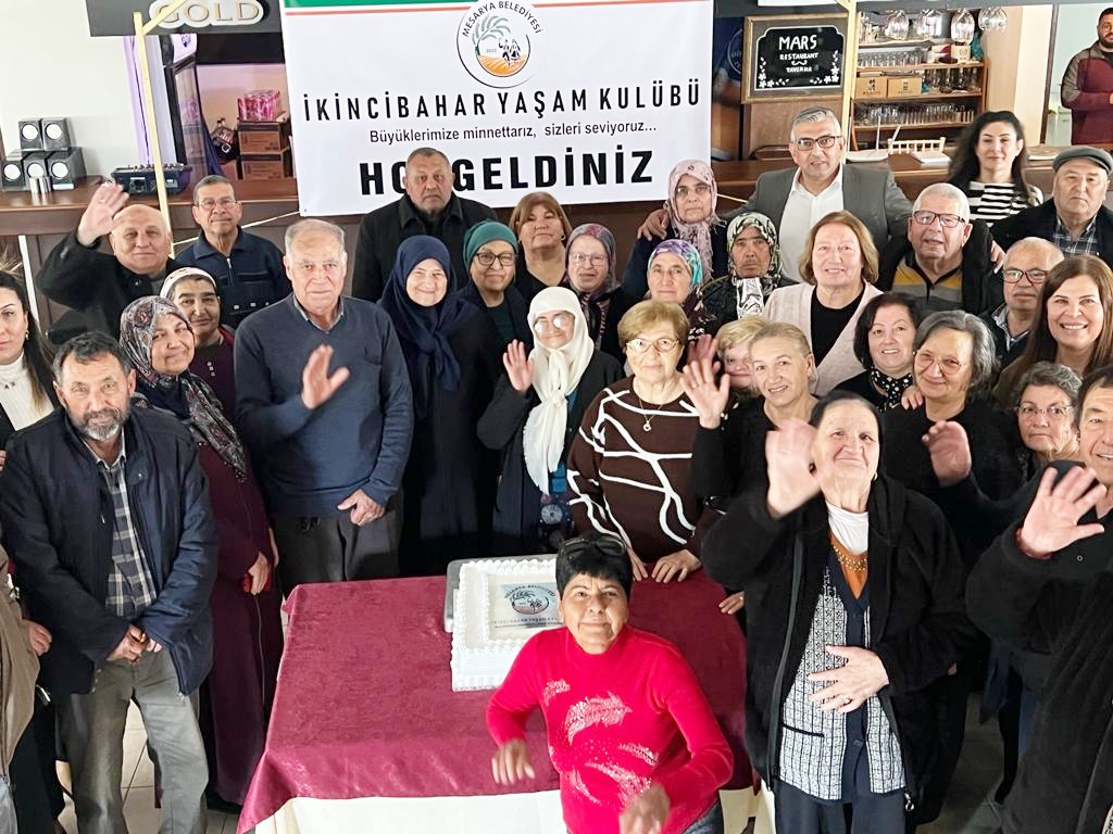 Mesarya Belediyesi, İkinci Bahar Yaşam Kulübü üyelerine ‘Doğum Günü Yemeği’ düzenledi