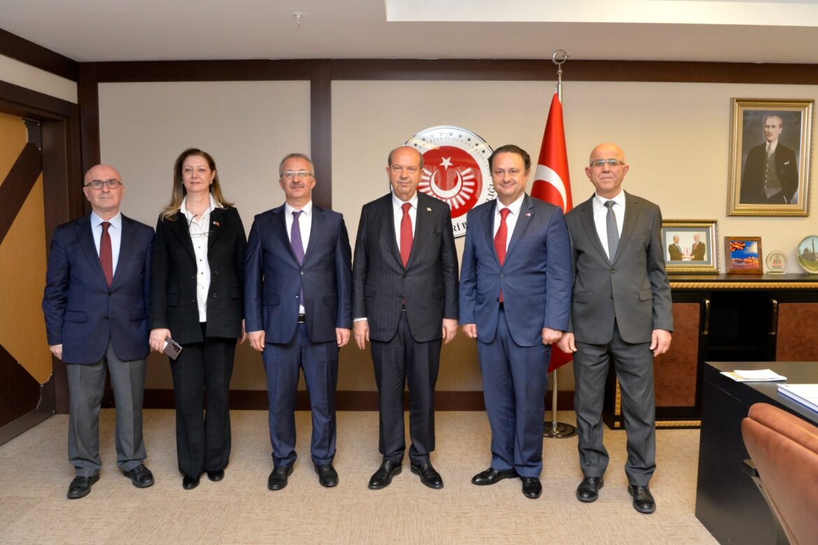 Tatar İstanbul’da Devlet Arşivleri Başkanlığı Osmanlı Arşivi Külliyesini ziyaret etti