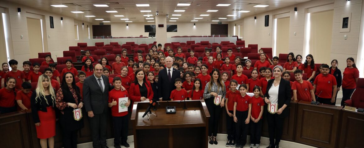 9 Eylül İlkokulu öğrencilerinden Meclis’e ziyaret