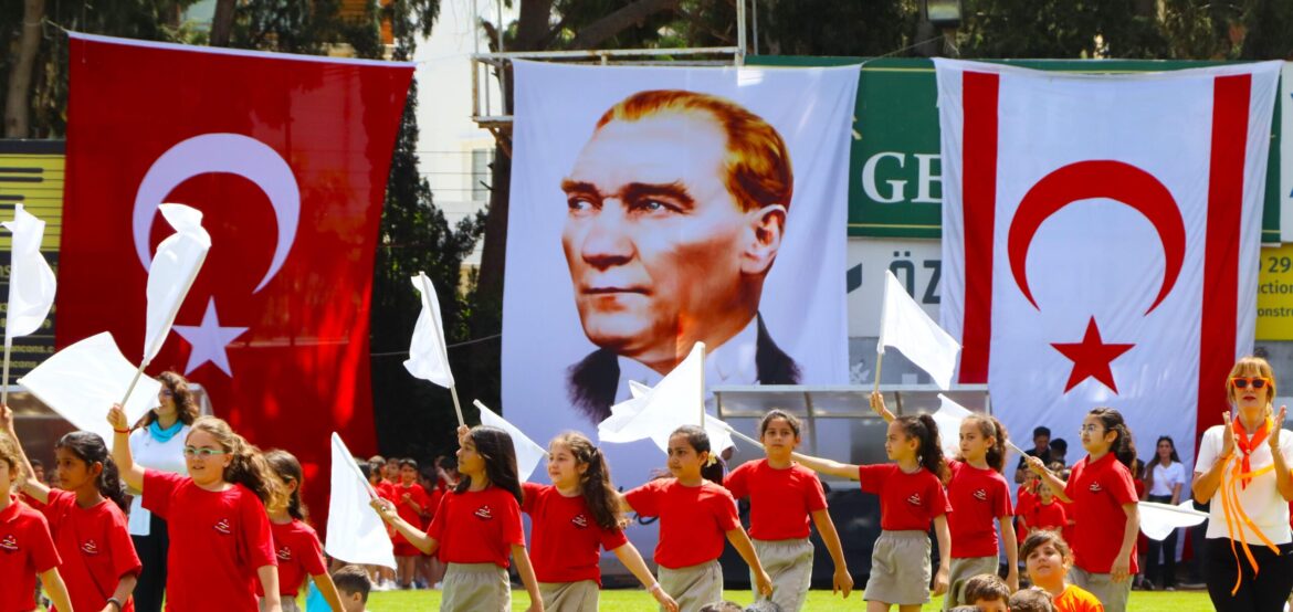 23 Nisan Ulusal Egemenlik ve Çocuk Bayramı… Girne 20 Temmuz Mete Adanır Stadyumu’nda tören düzenlendi