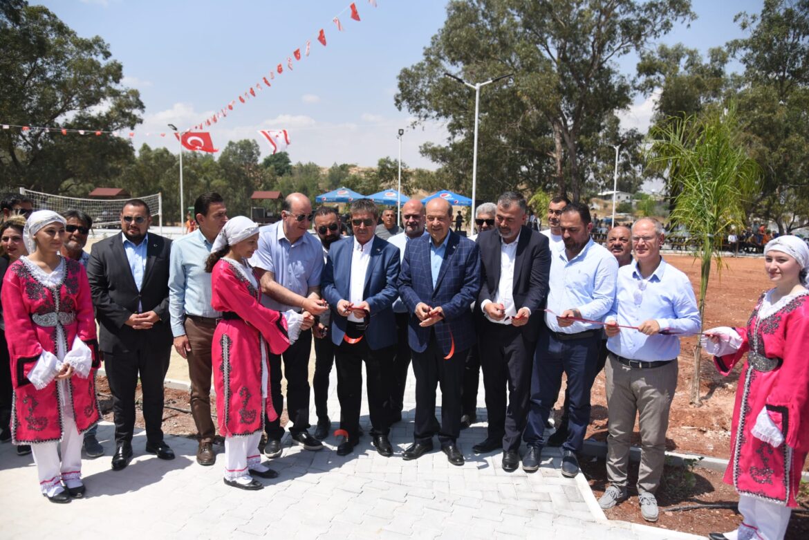 Çayönü’nde, Cumhurbaşkanı Tatar ve Başbakan Üstel’in katılımıyla “Atatürk Parkı ve Piknik Alanı”nın açılışı yapıldı