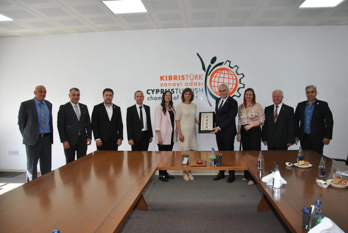 Holguín, Kıbrıs Türk Sanayi Odası ve Veli’s Ltd.yi ziyaret etti