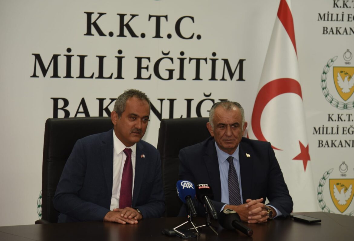 Milli Eğitim Bakanı Çavuşoğlu, Özer ve heyetini kabul etti