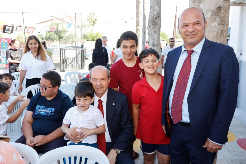 Cumhurbaşkanı Tatar, Lefkoşa Özel Eğitim ve İş Eğitim Okulu yıl sonu gösterileri, mezuniyet töreni ve sergi açılışına katıldı