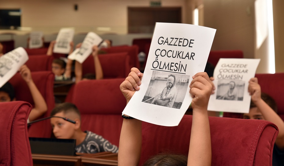 Çocuklar, Meclis kürsüsünden “Gazze’deki çocuklar ölmesin” çağrısı yaptı