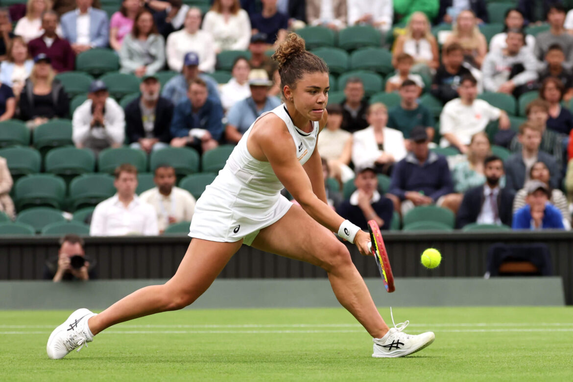 Paolini ve Krejcikova finalde