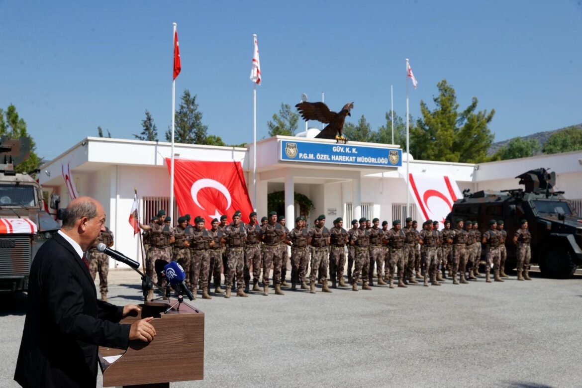 Cumhurbaşkanı Tatar, Polis Özel Harekatı ziyaret etti