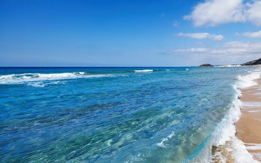 Alsancak’ta bir plajda kirlilik görüldü… Girne’de analiz yapılan diğer plajlar temiz