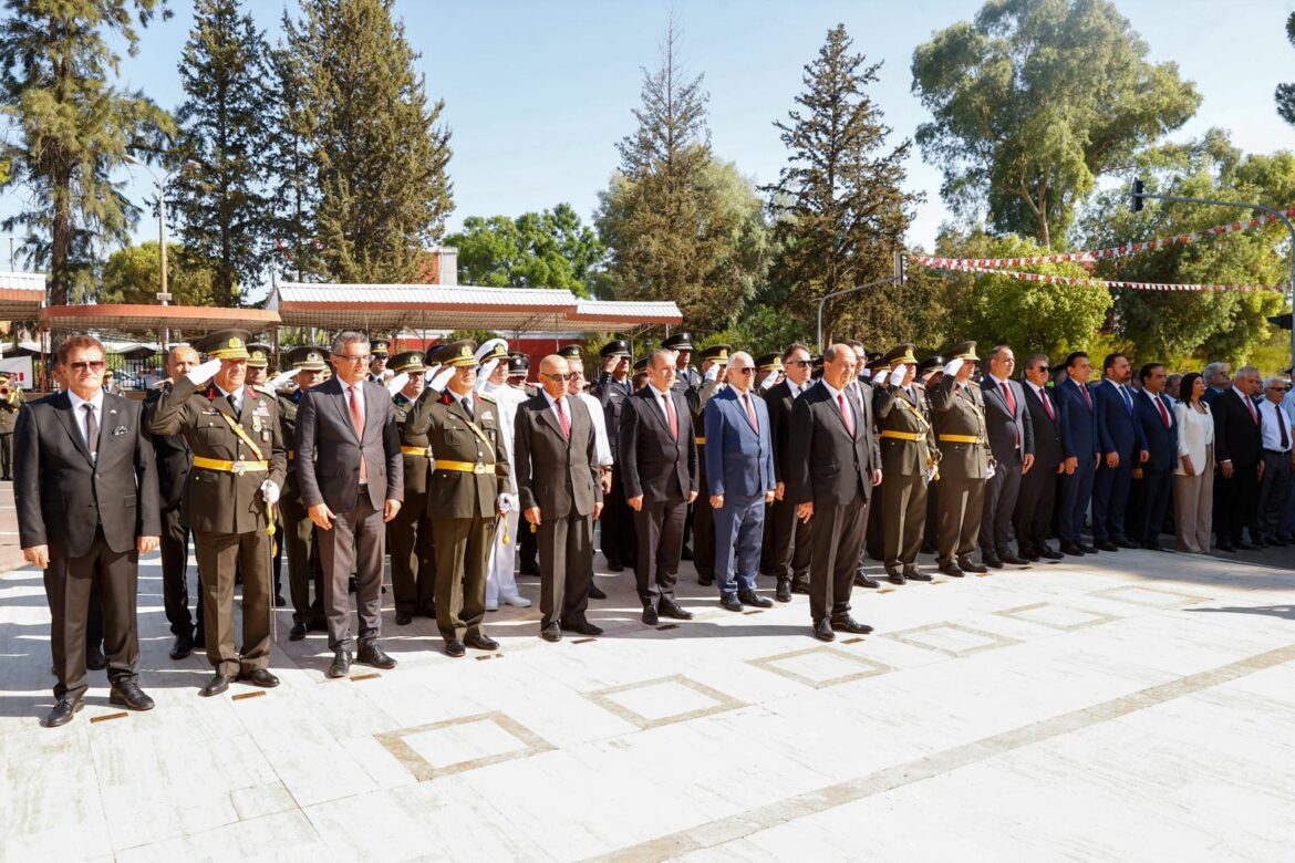 30 Ağustos Zafer Bayramı dolayısıyla Atatürk Anıtı’nda tören yapıldı