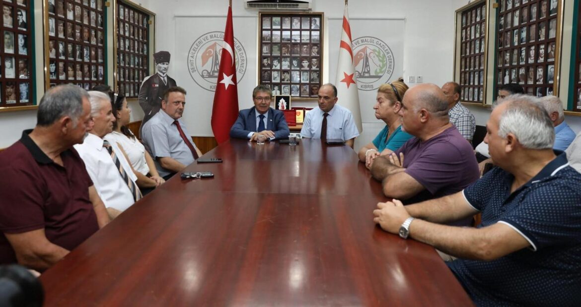 Başbakan Üstel, Şehit Aileleri Ve Malül Gaziler Derneği’ni ziyaret etti:’Şehitlerimiz canlarını feda ederek, bizleri bugünlere getirmiştir’