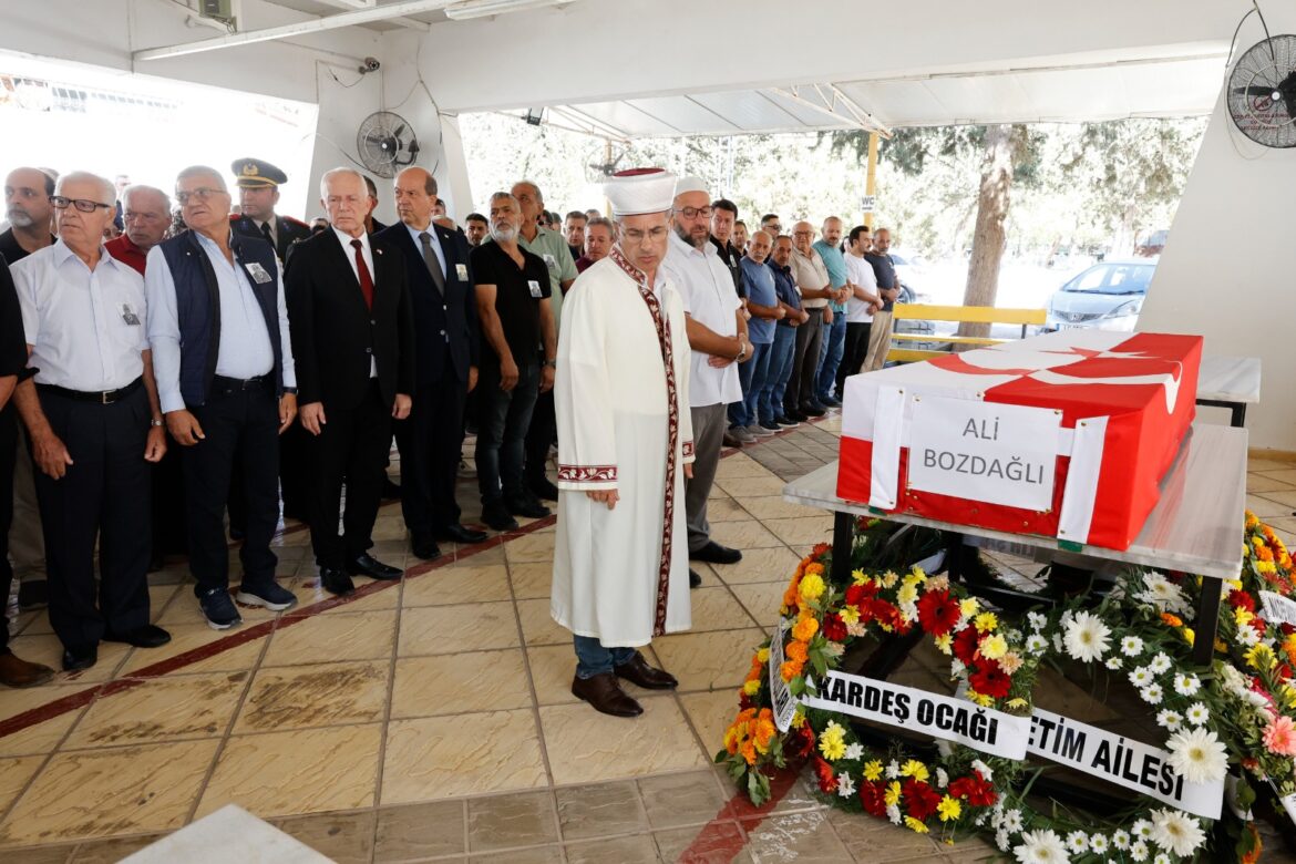 Cumhurbaşkanı Tatar, Emekli Piyade Yüzbaşı Ali Bozdağlı’nın cenaze törenine katıldı