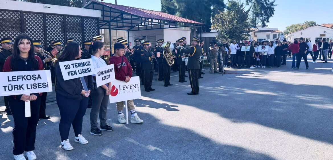 Lefkoşa’da “41’inci Yıl Cumhuriyet Korteji” gerçekleştirildi