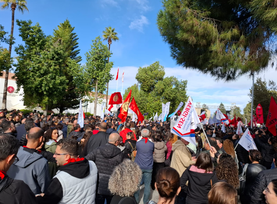 33 Sendika Meclis önünde eylem yaptı, genel greve gidildi