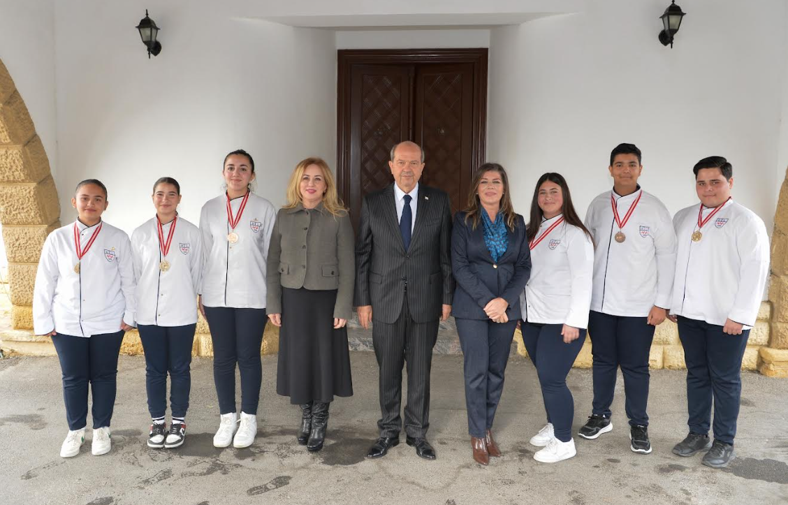 Cumhurbaşkanı Tatar, Haydarpaşa Ticaret Lisesi heyetini kabul etti