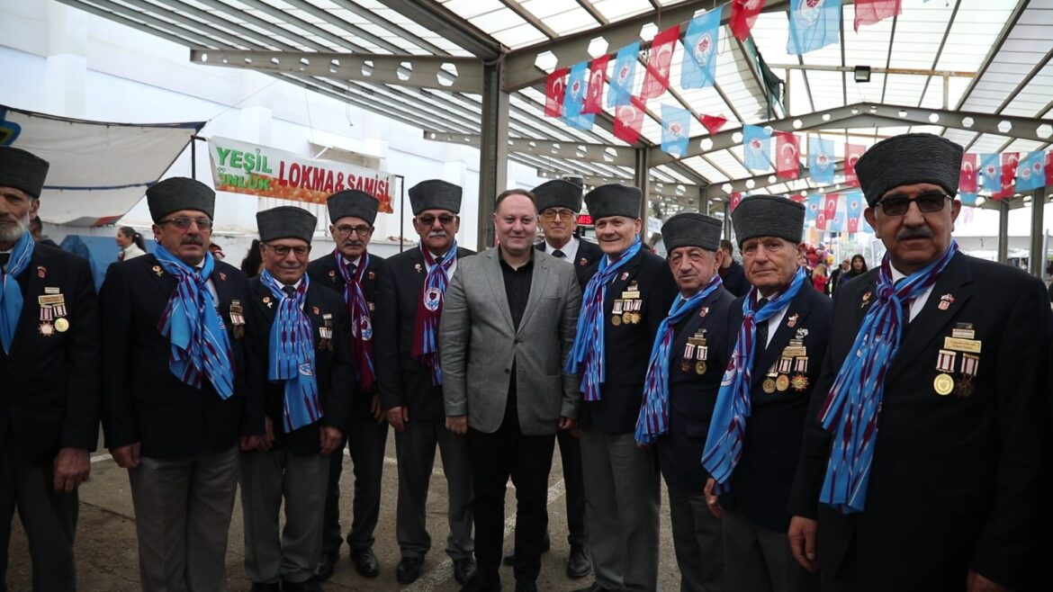 Öztürkler, Hamsi Festivali’ne katıldı