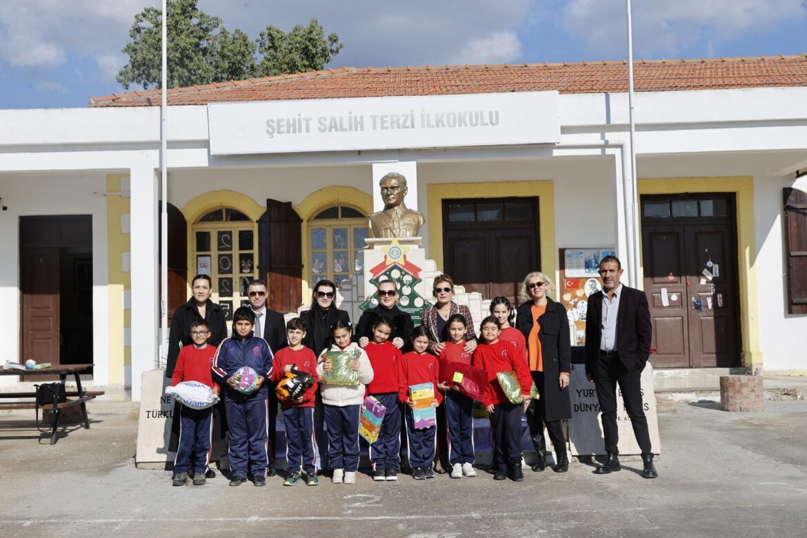 Sibel Tatar, Gönendere Şehit Salih Terzi İlkokulu’nu ziyaret etti