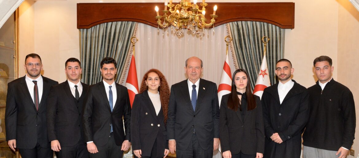 Cumhurbaşkanı Tatar Bağımsız Gençlik Derneği Başkanı ve Yönetim Kurulu’nu kabul etti