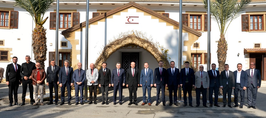 Cumhurbaşkanı Tatar Trabzon’dan gelen heyeti kabul etti