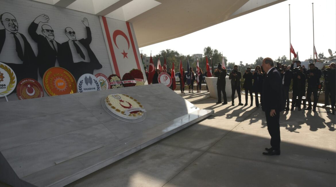 Kurucu Cumhurbaşkanı Denktaş vefatının 13’üncü yıl dönümünde anıt mezarında düzenlenen törenle anıldı