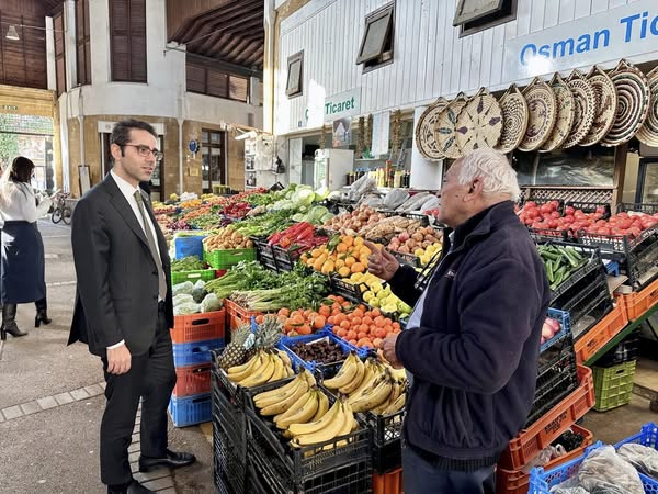 Büyükelçi Serim, esnaf ve vatandaşlarla buluştu