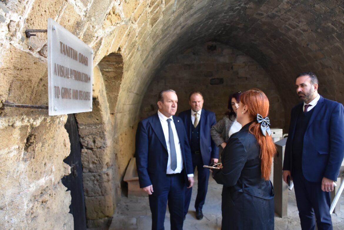 Ataoğlu, Girne Güzel Sanatlar Müzesi ile Girne Kalesi’nde incelemelerde bulundu