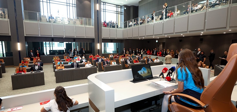 Yeni Cumhuriyet Meclisi’nde ilk temsili Genel Kurul “Çocuk Hakları” gündemiyle yapıldı