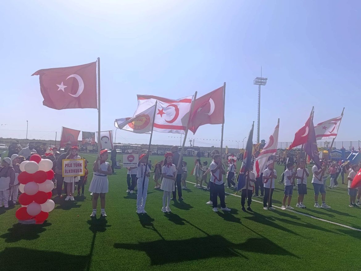 Güvercinlik’te bölge okullarının katılımıyla çocuk şenliği yapıldı