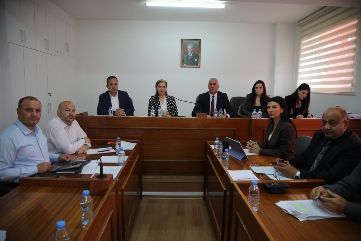 Maliye Komitesi üç yasa tasarısını görüştü, birini oy birliğiyle onayladı