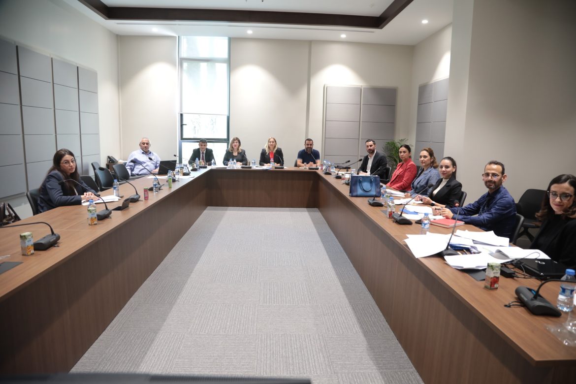 “Yabancıların Çalışma İzinleri (Değişiklik) Yasa Tasarısı” oy birliğiyle onaylanarak Genel Kurul gündemine sevk edildi