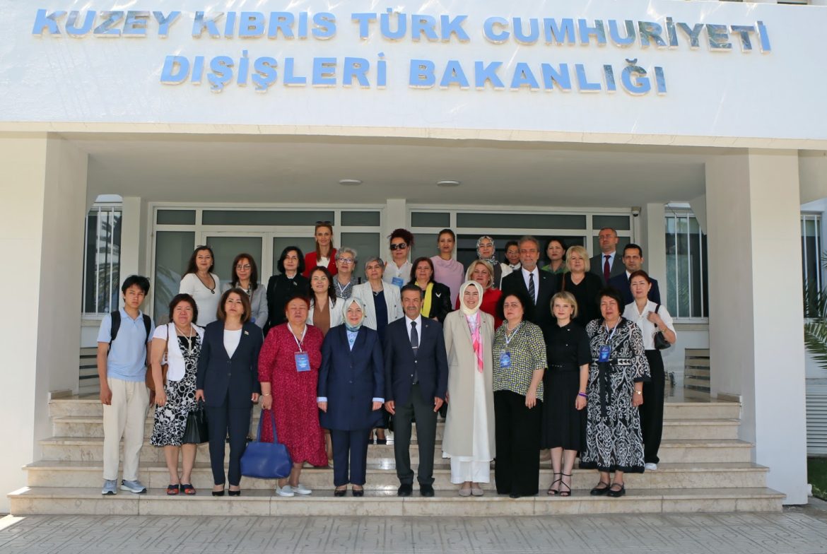 Dışişleri Bakanı Ertuğruloğlu, TÜRKPA heyetini kabul etti