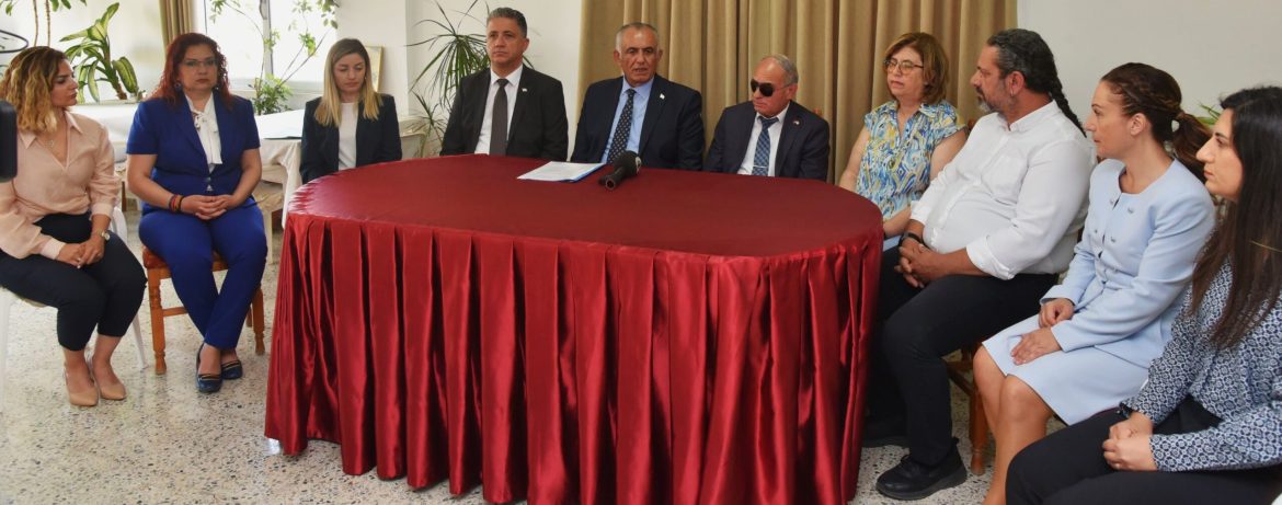 Çavuşoğlu, Kıbrıs Türk Engelliler Federasyonu’nu ve Rauf Raif Denktaş Görme Engelliler Özel Eğitim Okulu’nu ziyaret etti