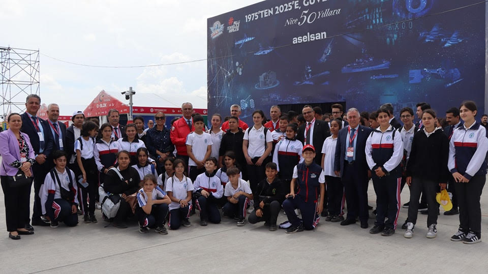 Çavuşoğlu, TEKNOFEST KKTC’nin ikinci gününde öğrencilerle buluştu