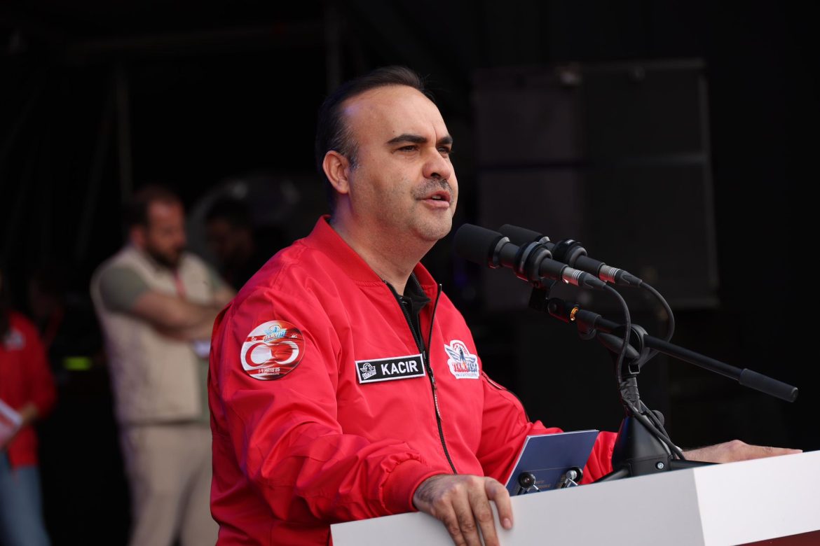 Türkiye Sanayi ve Teknoloji Bakanı Kacır: Kıbrıs Türk halkıyla omuz omuza olmaya devam edeceğiz