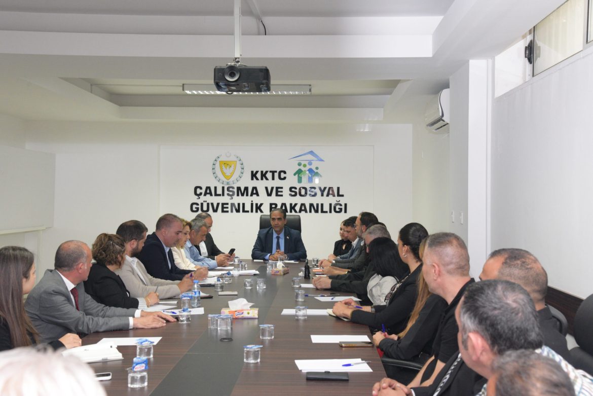 Çalışma ve Sosyal Güvenlik Bakanlığı ile imar izni veren belediyeler arasında iş sağlığı ve güvenliği toplantısı düzenlendi