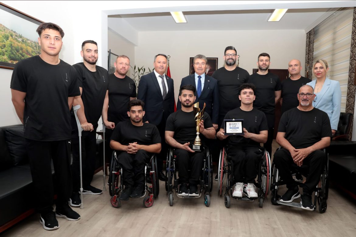Üstel, Vakıflar Tekerlekli Sandalye Basketbol takımı heyetini kabul etti
