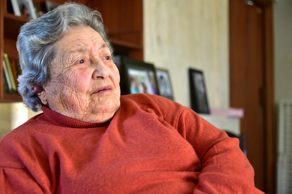 Milletvekili ve üretici kimliğiyle Kıbrıslı Türk tarihine geçen 90 yaşındaki Ayla Halit TAK’a konuştu: “Her zorluğun üstesinden evlatlarım için geldim”
