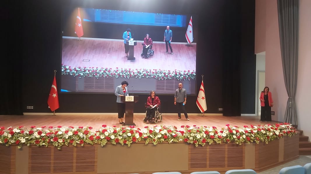 Faize Erdoğan’ın kaleme aldığı ‘Girdap’ adlı şiir kitabı düzenlenen anlamlı bir etkinlikle tanıtıldı