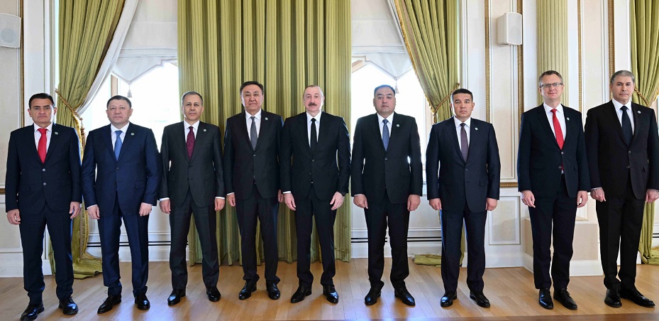 Aliyev, Türk devletlerinin içişleri bakanlarını kabul etti. Kabulde İçişleri Bakanı Dursun Oğuz da yer aldı