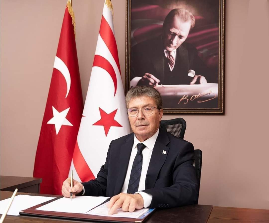 Başbakan Üstel: “Taşınmaz mal sahiplerine 5 yıla kadar ikamet izni, 18 yaş altına ceza affı geliyor”