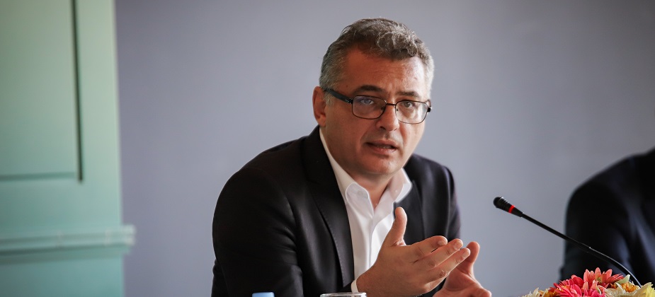Erhürman katıldığı programda soruları yanıtladı