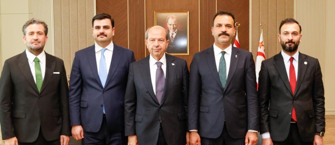 Cumhurbaşkanı Tatar AK Parti Genel Sekreteri  ve İzmir Milletvekili Eyüp Kadir İnan’ı kabul etti