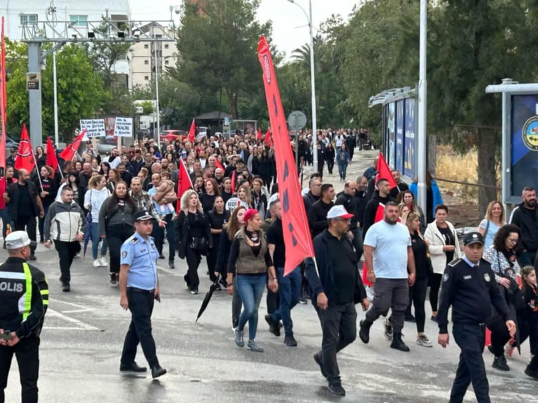 Sendikalar, Disiplin Tüzüğü’ne karşı grev ve eylem yaptı