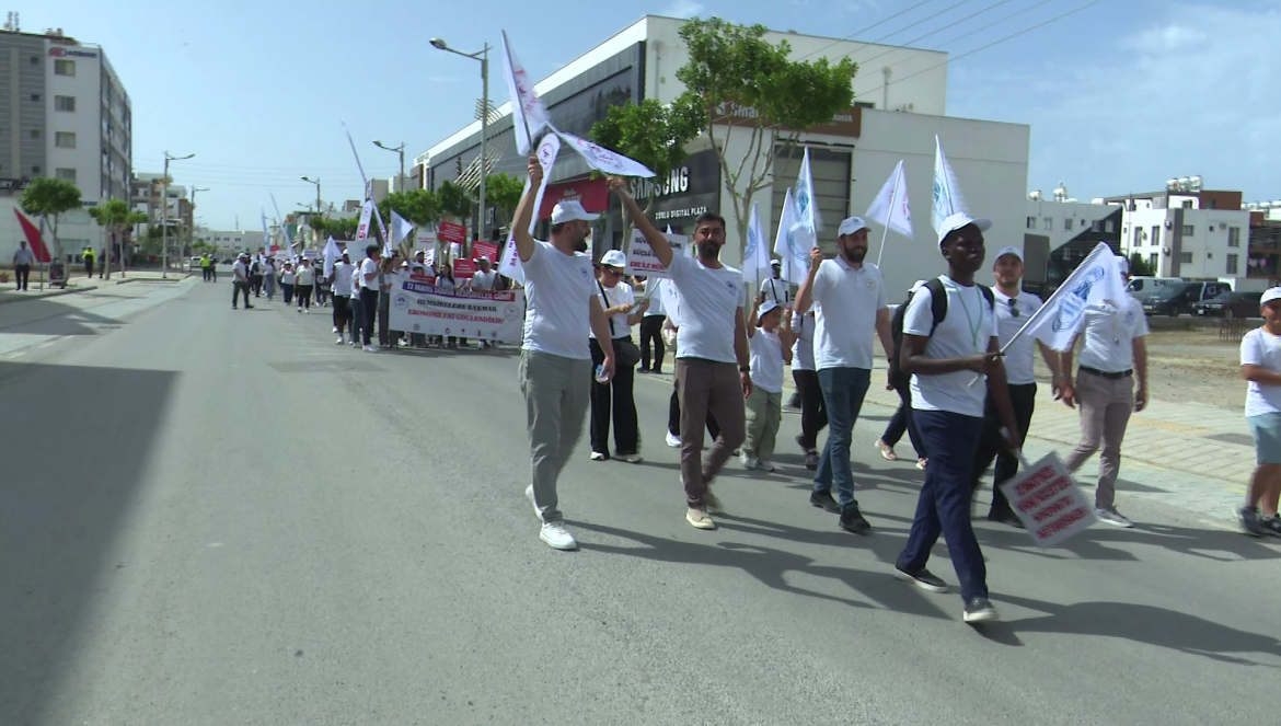 Hemşireler ve Ebeler Birliği, Dünya Hemşireler Günü etkinlikleri çerçevesinde  Lefkoşa’da yürüyüş düzenledi