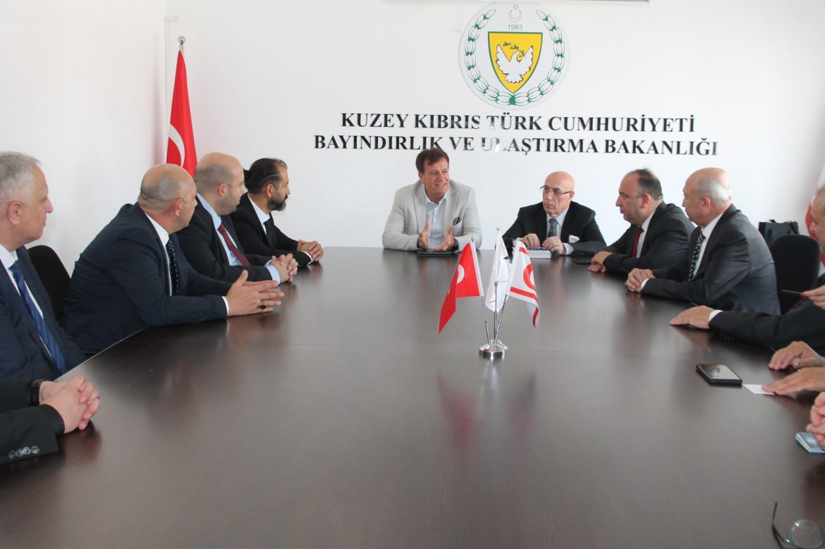 Arıklı, Türk Dünyası Mühendisler ve Mimarlar Birliği heyetini kabul etti