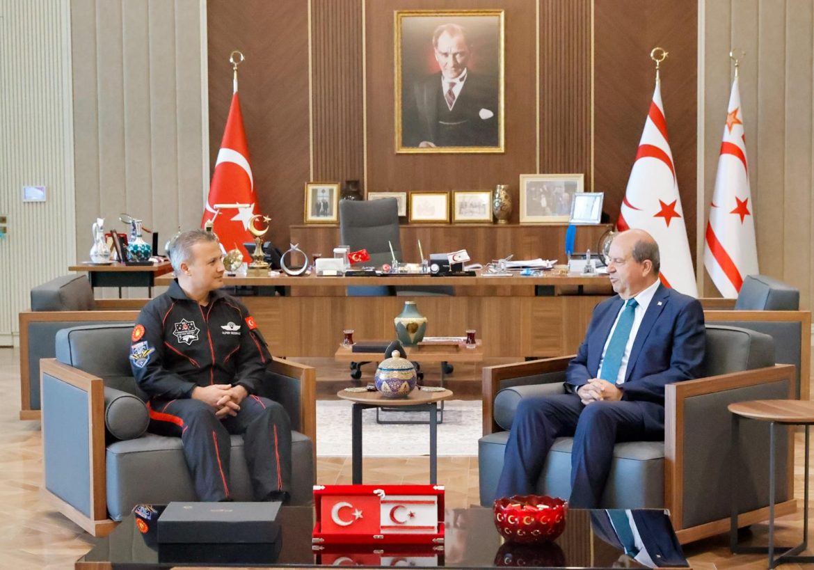 Cumhurbaşkanı Tatar, Türkiye’nin ilk astronotu Alper Gezeravcı’yı kabul etti