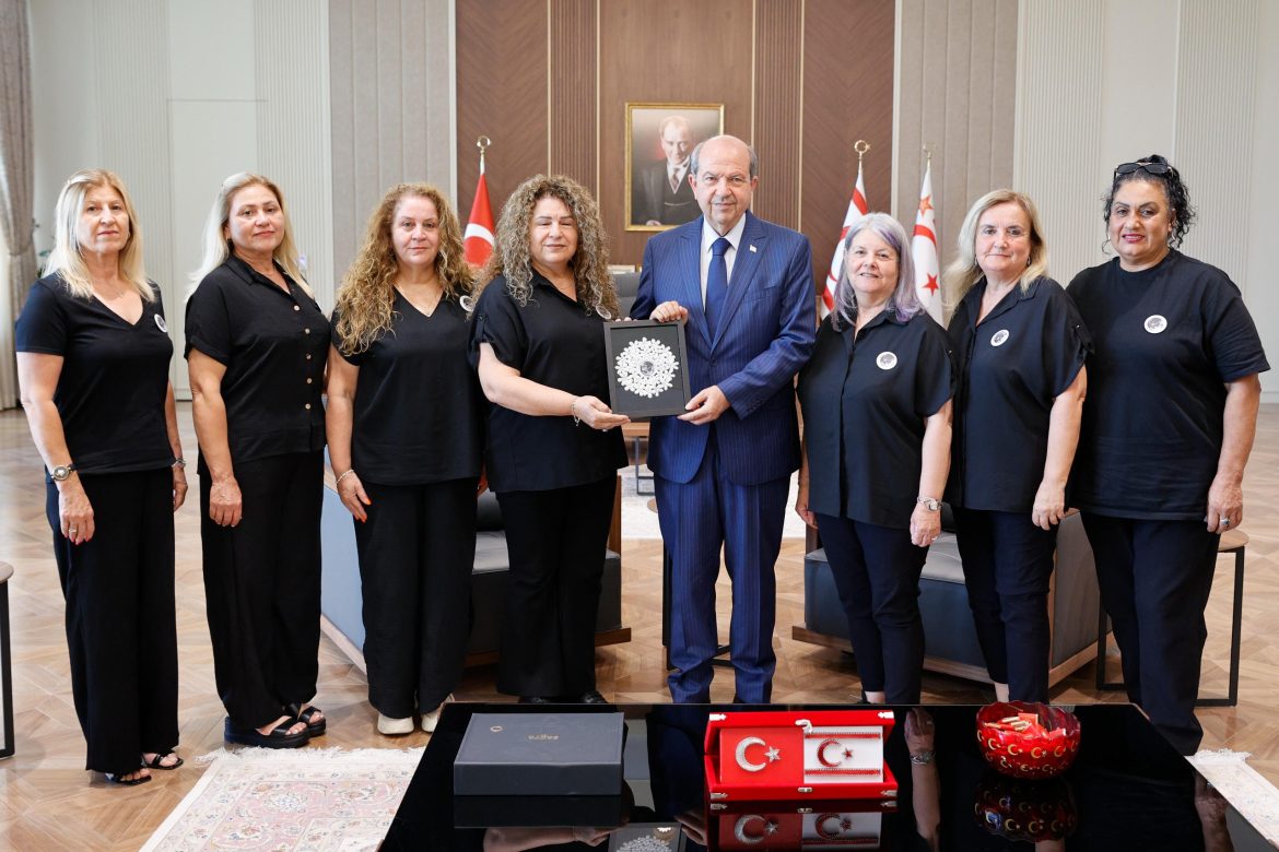 Cumhurbaşkanı Tatar, Mormenekşe Çağdaş Kadınlar Derneği heyetini kabul etti