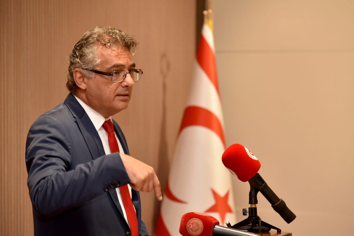 Erhürman: “Tatar, basına yaptığı açıklamalardan farklı bir şey söylemedi”