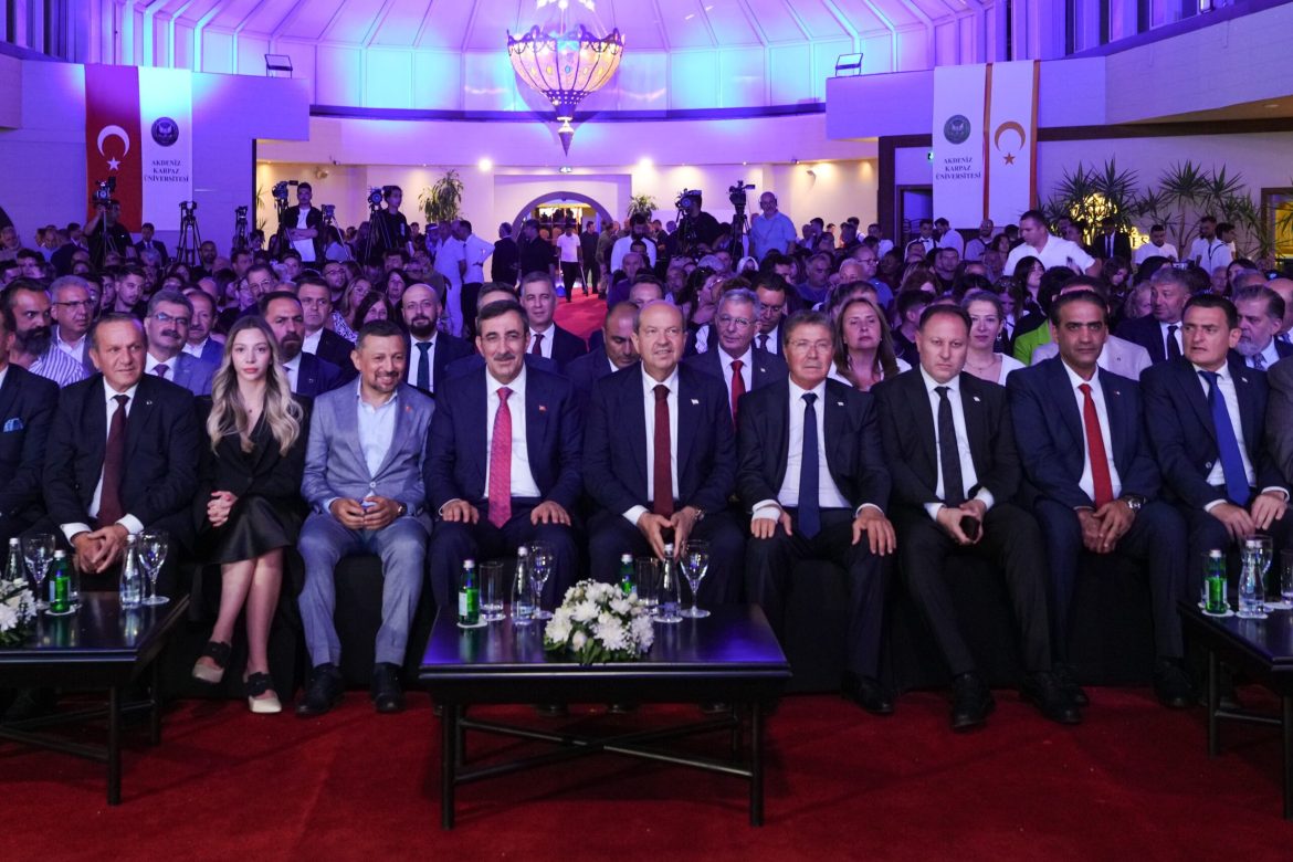 Tatar, Akdeniz Karpaz Üniversitesi mezuniyet törenine katıldı
