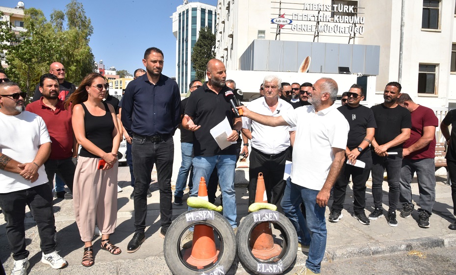 EL-SEN, KIB-TEK önünde basın açıklaması yaptı